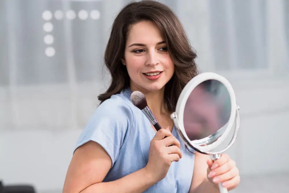 What type of mirror is best for makeup? Expert Guide